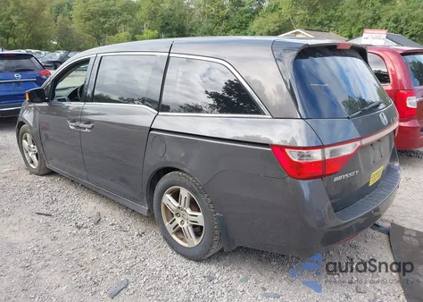 2013 Honda Odyssey Touring/Touring Elite z USA, uszkodzony, nr VIN 5FNRL5H96DB004320